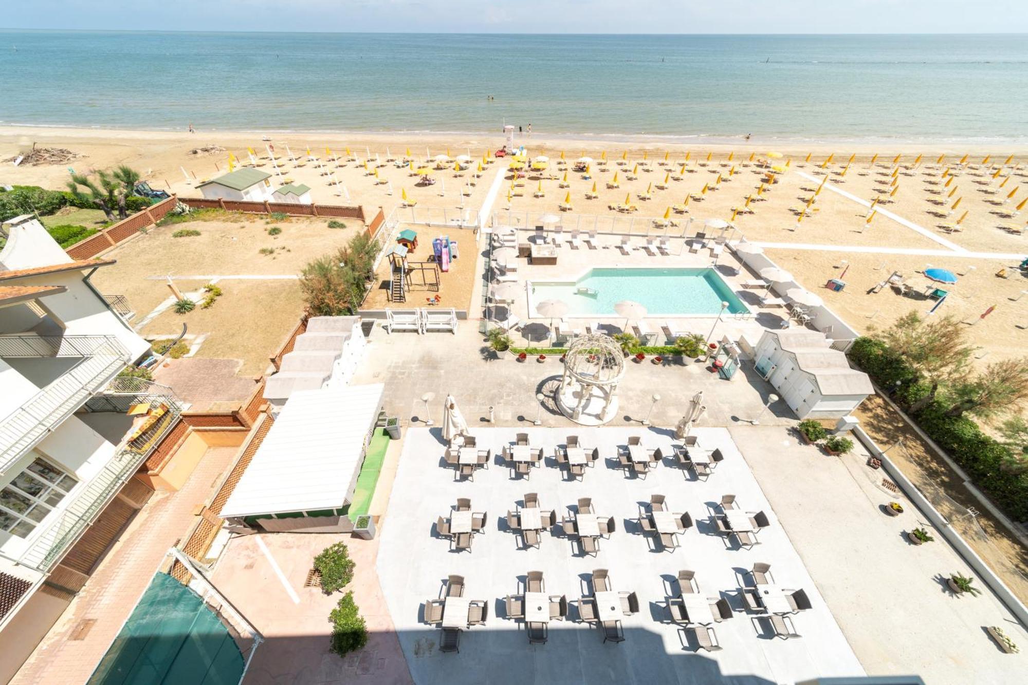 Hotel Casadei Фано Екстер'єр фото