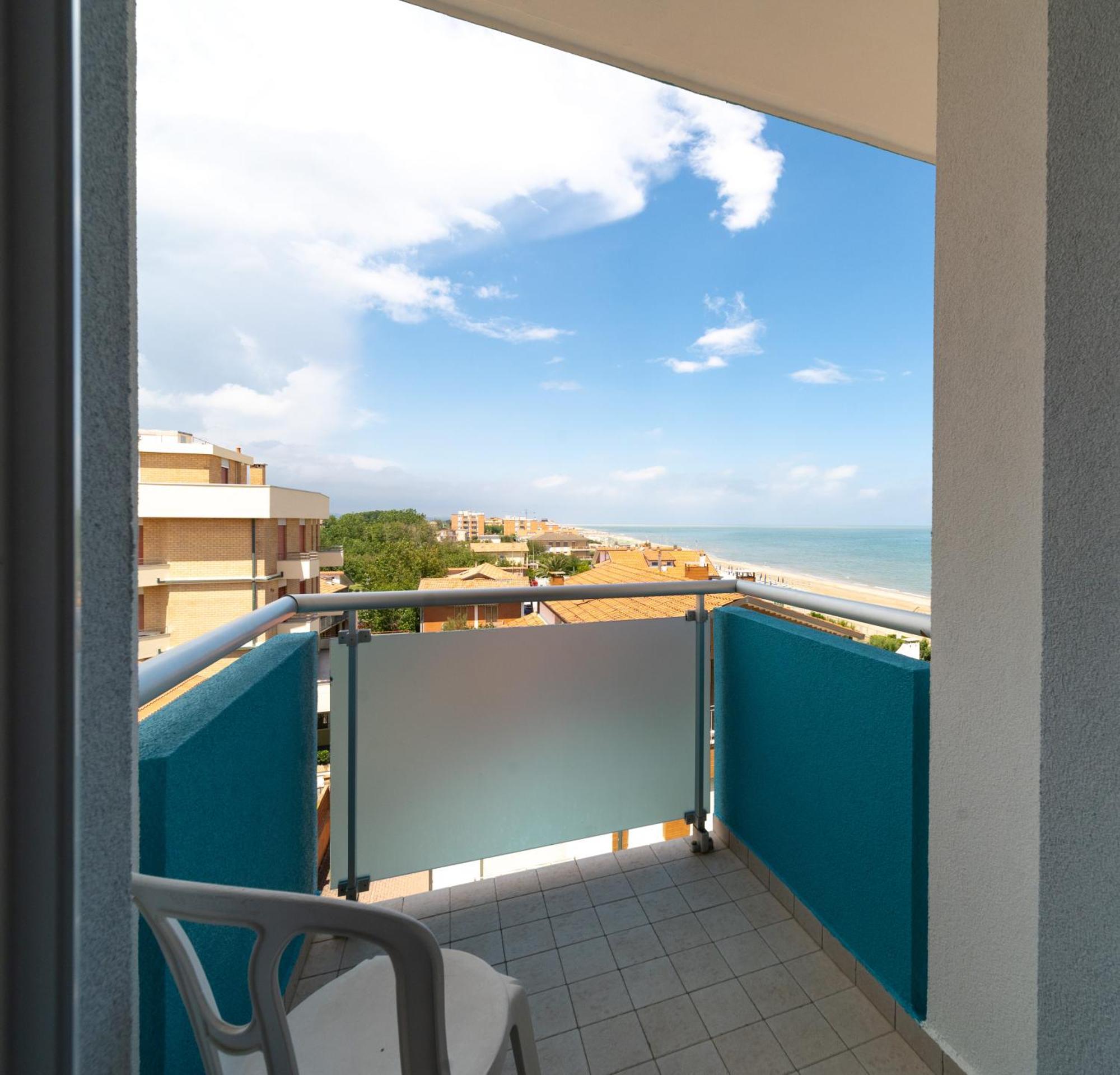 Hotel Casadei Фано Екстер'єр фото