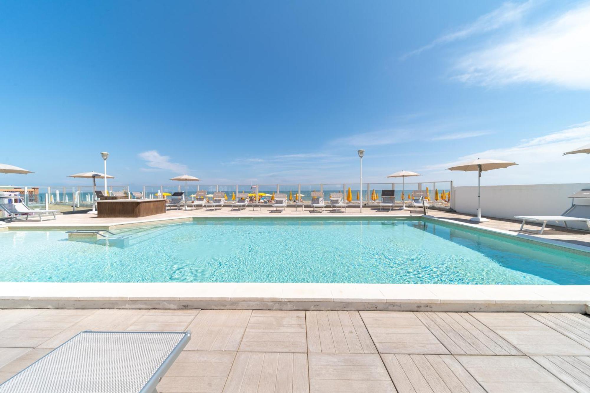 Hotel Casadei Фано Екстер'єр фото