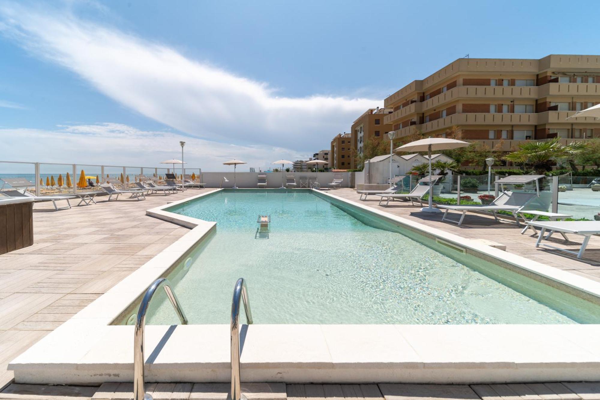 Hotel Casadei Фано Екстер'єр фото