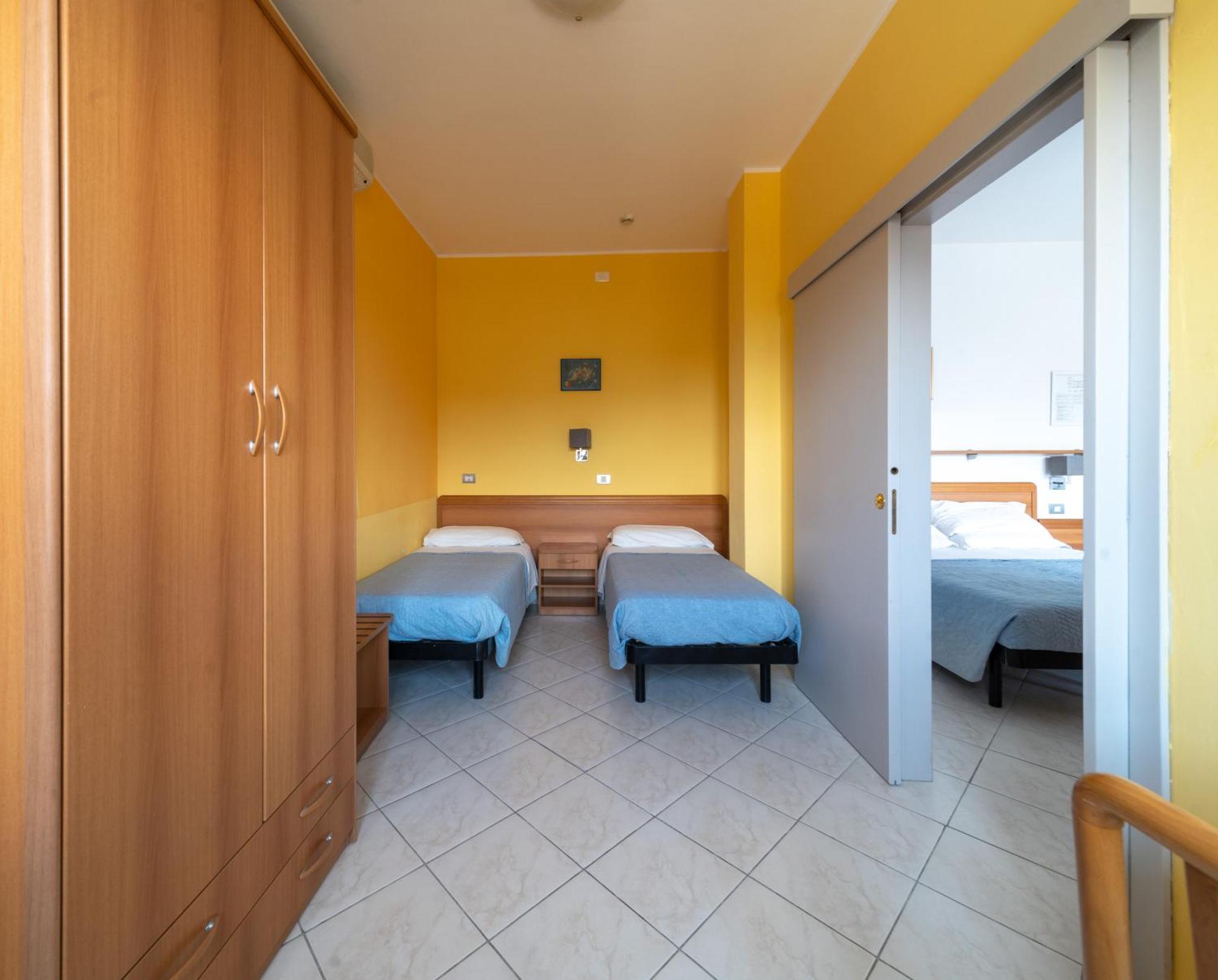 Hotel Casadei Фано Екстер'єр фото