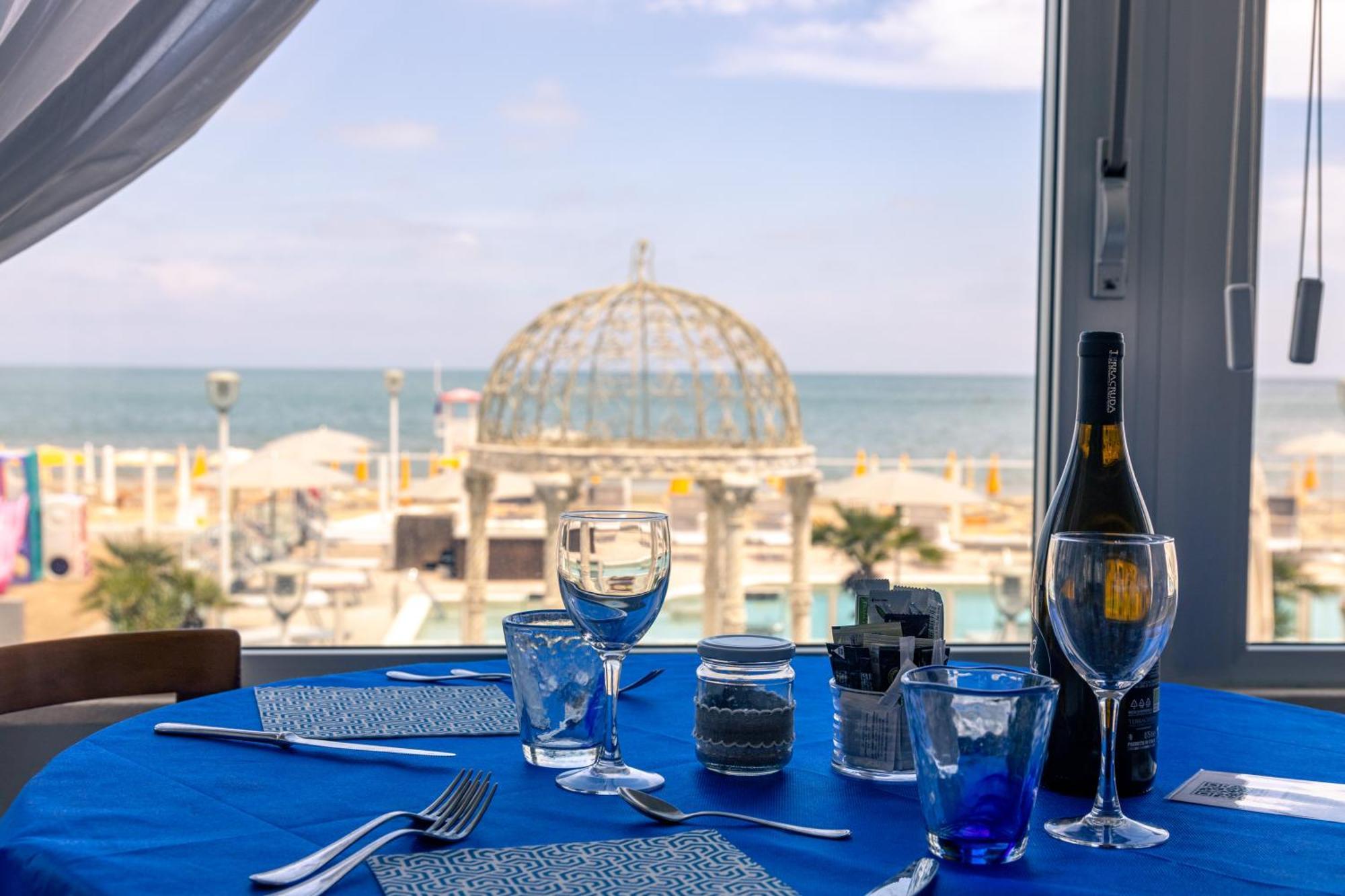 Hotel Casadei Фано Екстер'єр фото