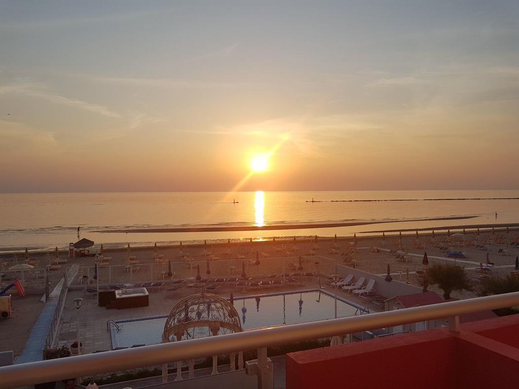 Hotel Casadei Фано Екстер'єр фото